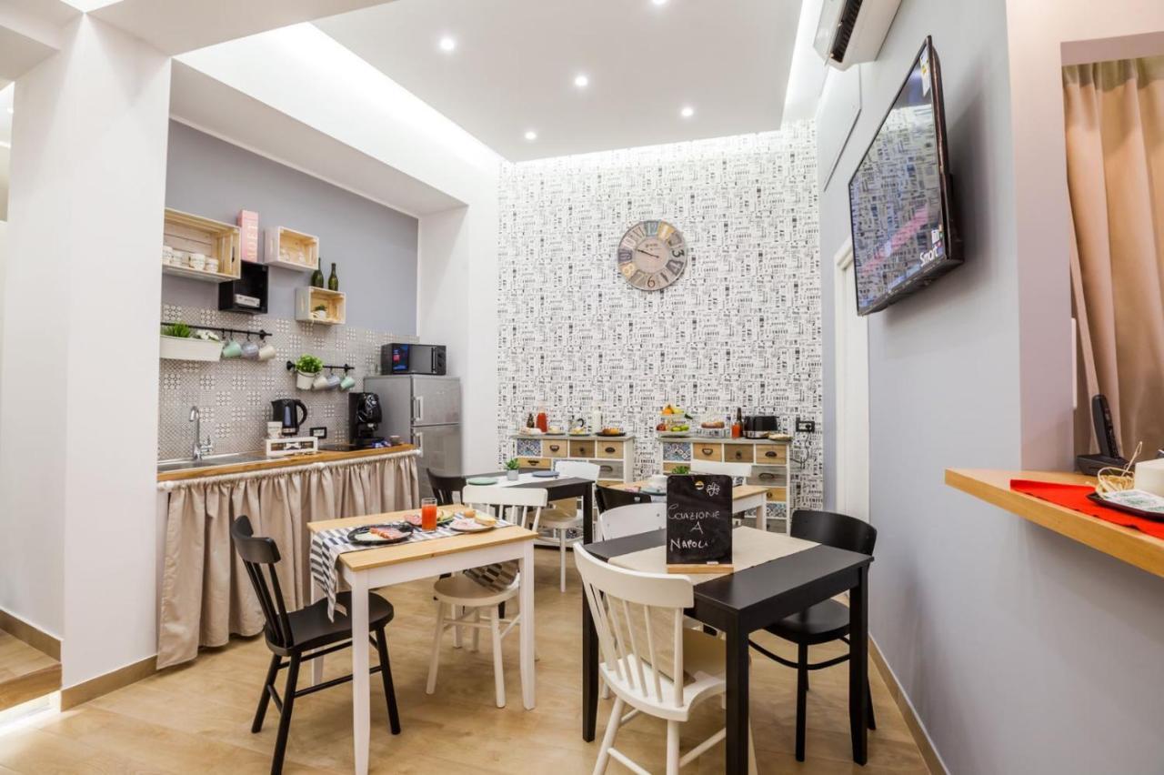 B&B Vico Milano 18 Napoli Dış mekan fotoğraf