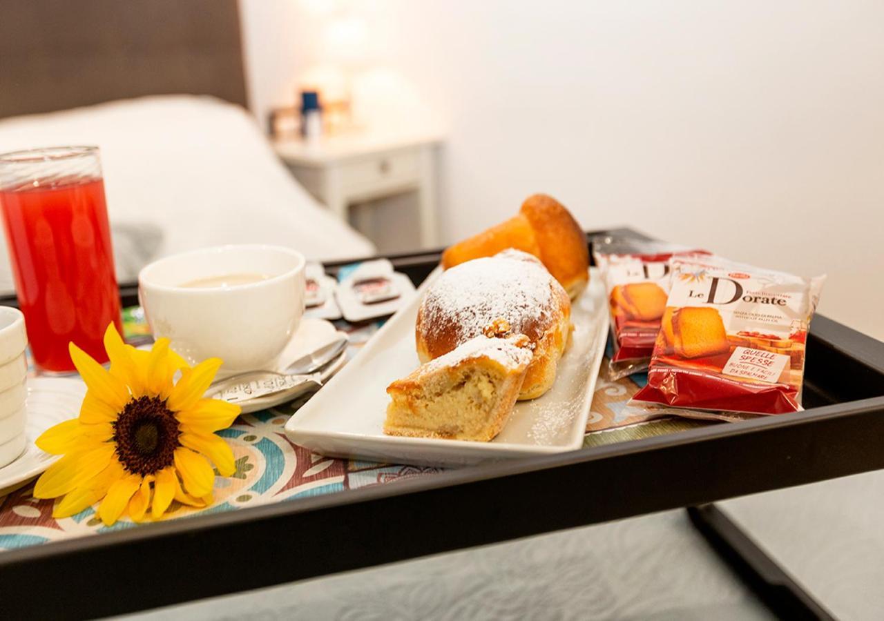 B&B Vico Milano 18 Napoli Dış mekan fotoğraf