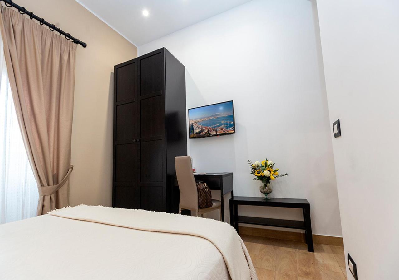 B&B Vico Milano 18 Napoli Dış mekan fotoğraf