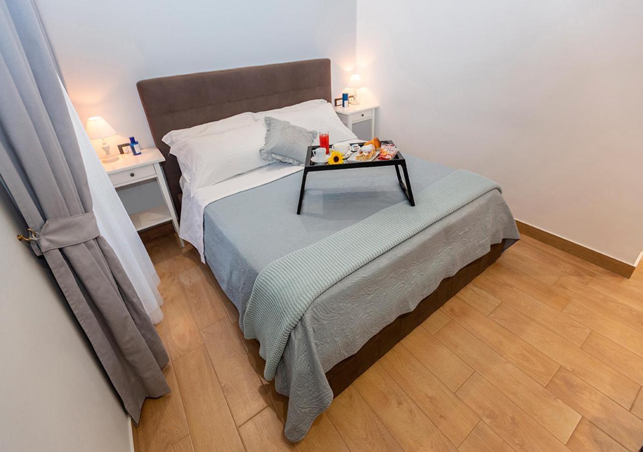 B&B Vico Milano 18 Napoli Dış mekan fotoğraf