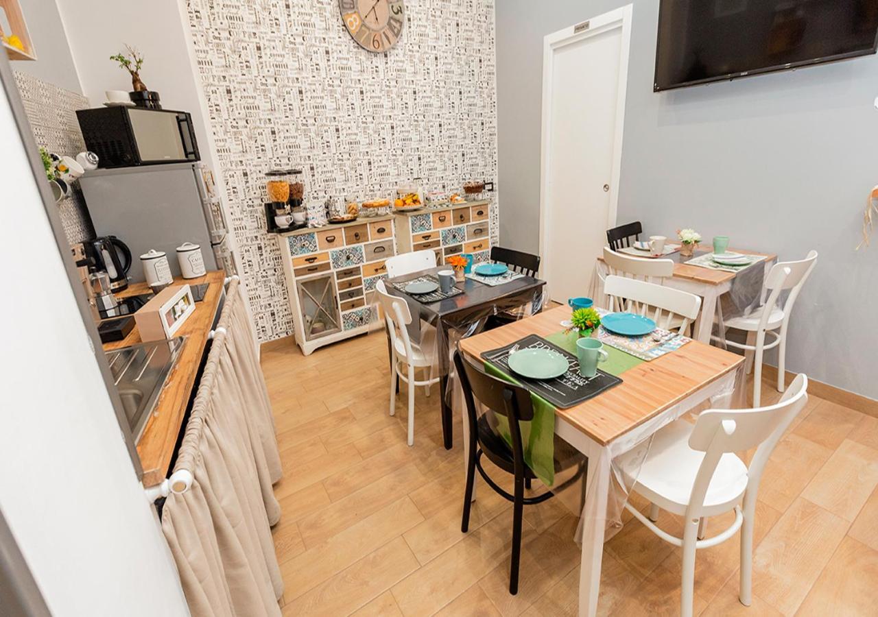 B&B Vico Milano 18 Napoli Dış mekan fotoğraf